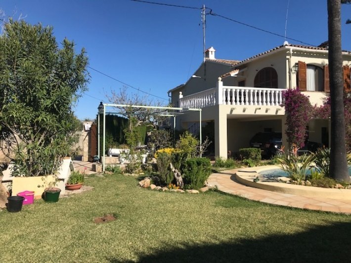 VENTA CASA DE CAMPO EN PEDREGUER
