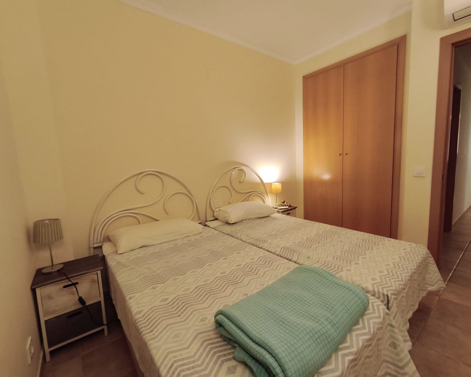   Apartamento con amplia terraza y vistas al mar en el Residencial Aparthotel Las Jacarandas, La Sella.
