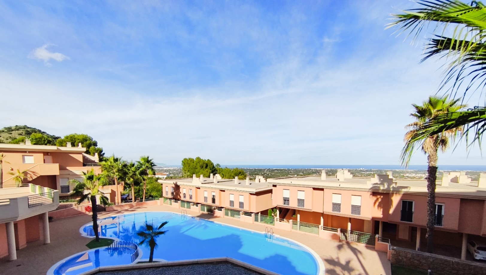   Apartamento con amplia terraza y vistas al mar en el Residencial Aparthotel Las Jacarandas, La Sella.