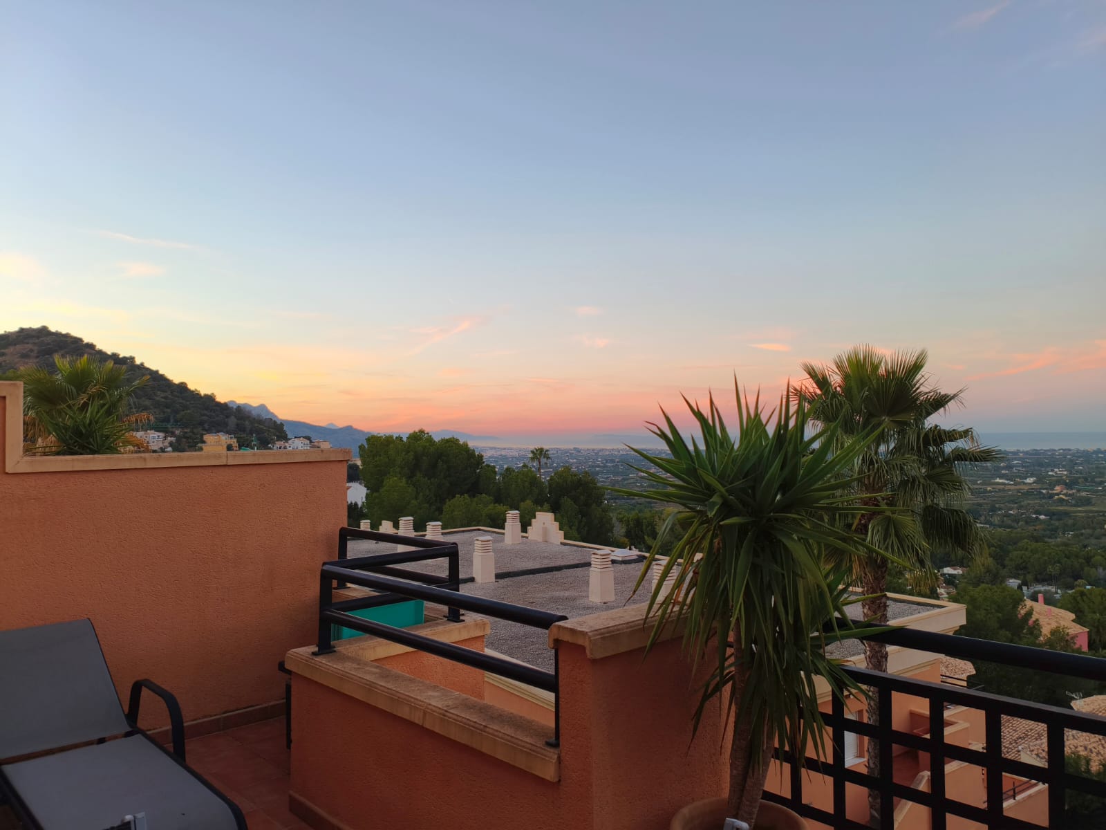   Apartamento con amplia terraza y vistas al mar en el Residencial Aparthotel Las Jacarandas, La Sella.