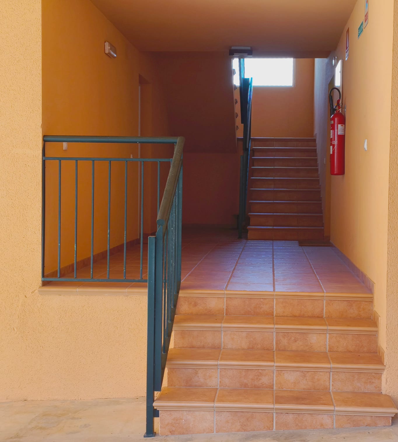   Apartamento con amplia terraza y vistas al mar en el Residencial Aparthotel Las Jacarandas, La Sella.