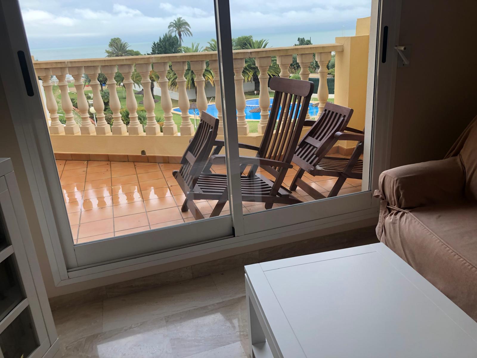 Apartamento de 2 dormitorios 1ª linea en Playa de les Marines, Denia