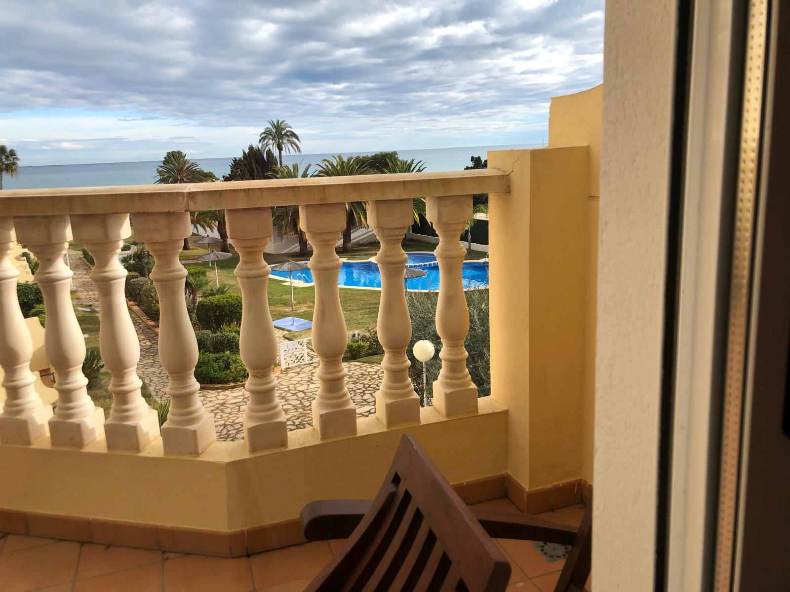 Apartamento de 2 dormitorios 1ª linea en Playa de les Marines, Denia
