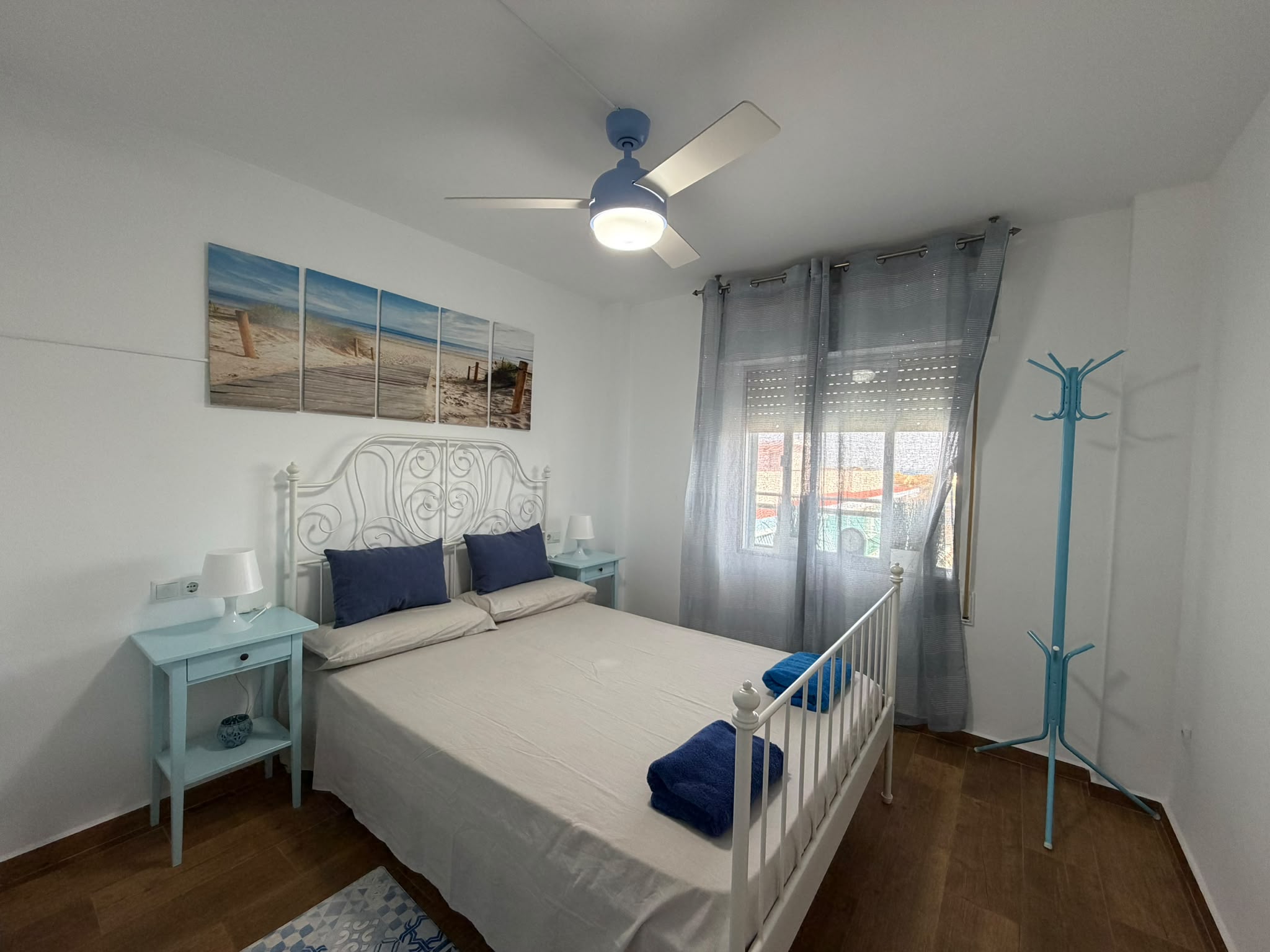 Apartamento de 2 dormitorios en 1ª línea en Denia.