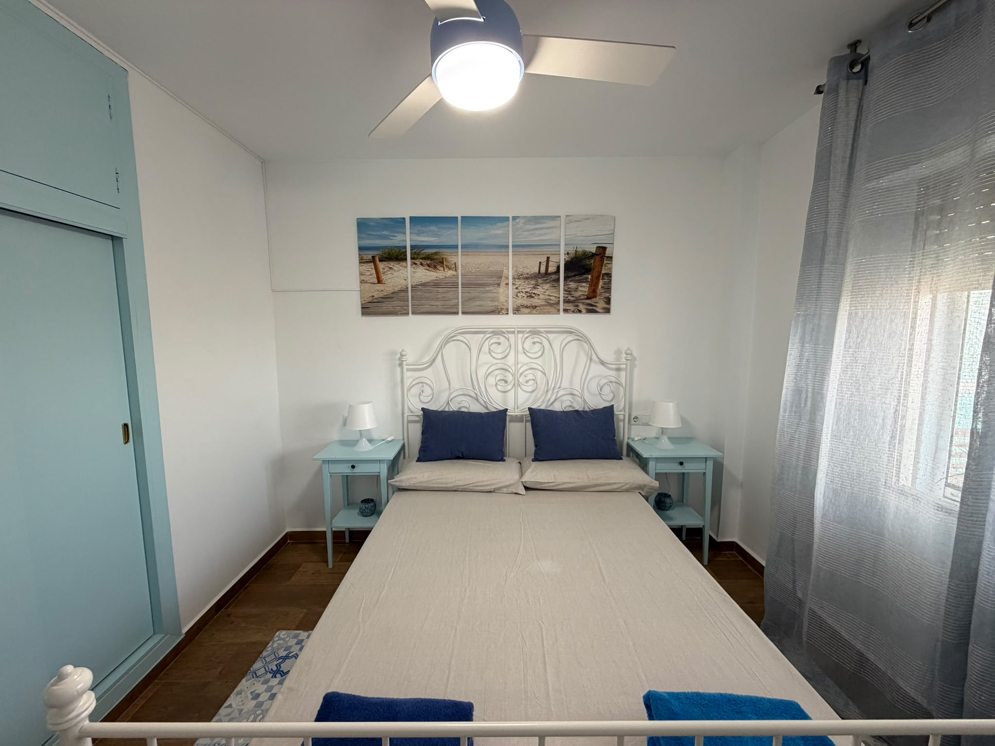 Apartamento de 2 dormitorios en 1ª línea en Denia.