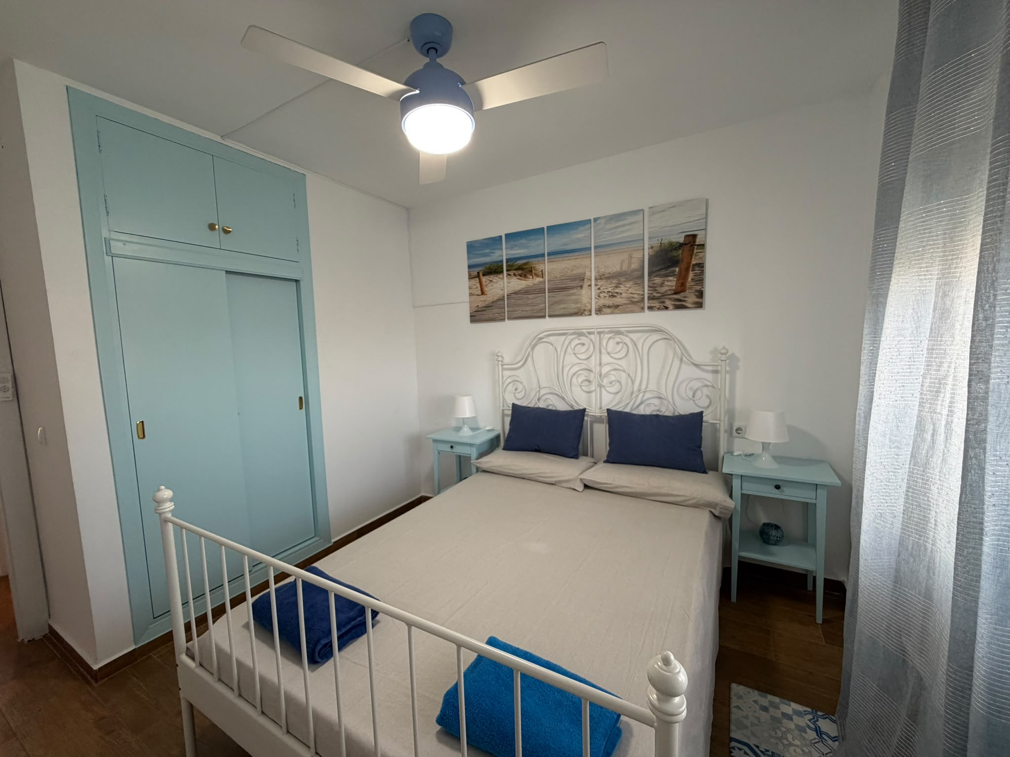 Apartamento de 2 dormitorios en 1ª línea en Denia.