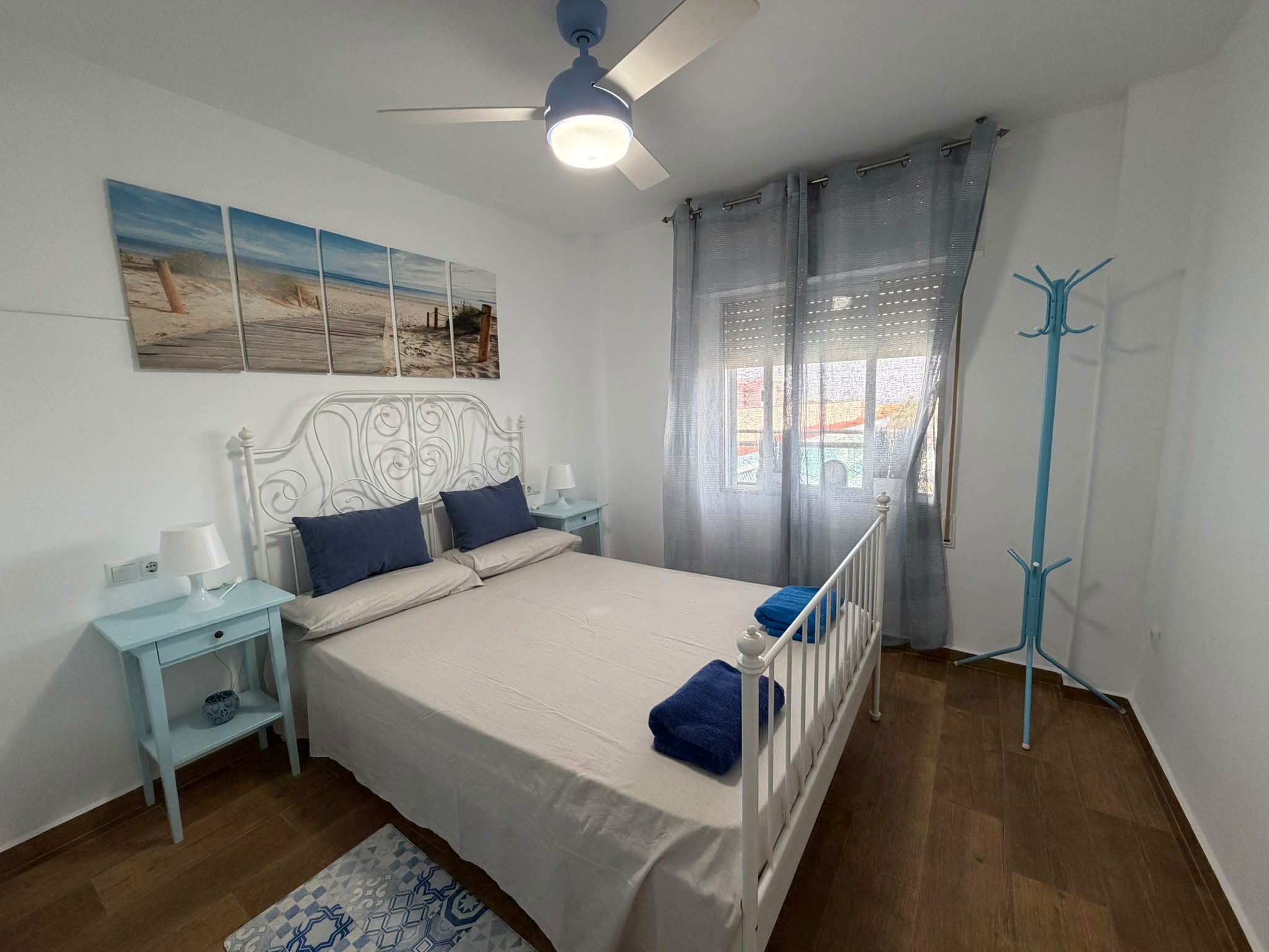 Apartamento de 2 dormitorios en 1ª línea en Denia.