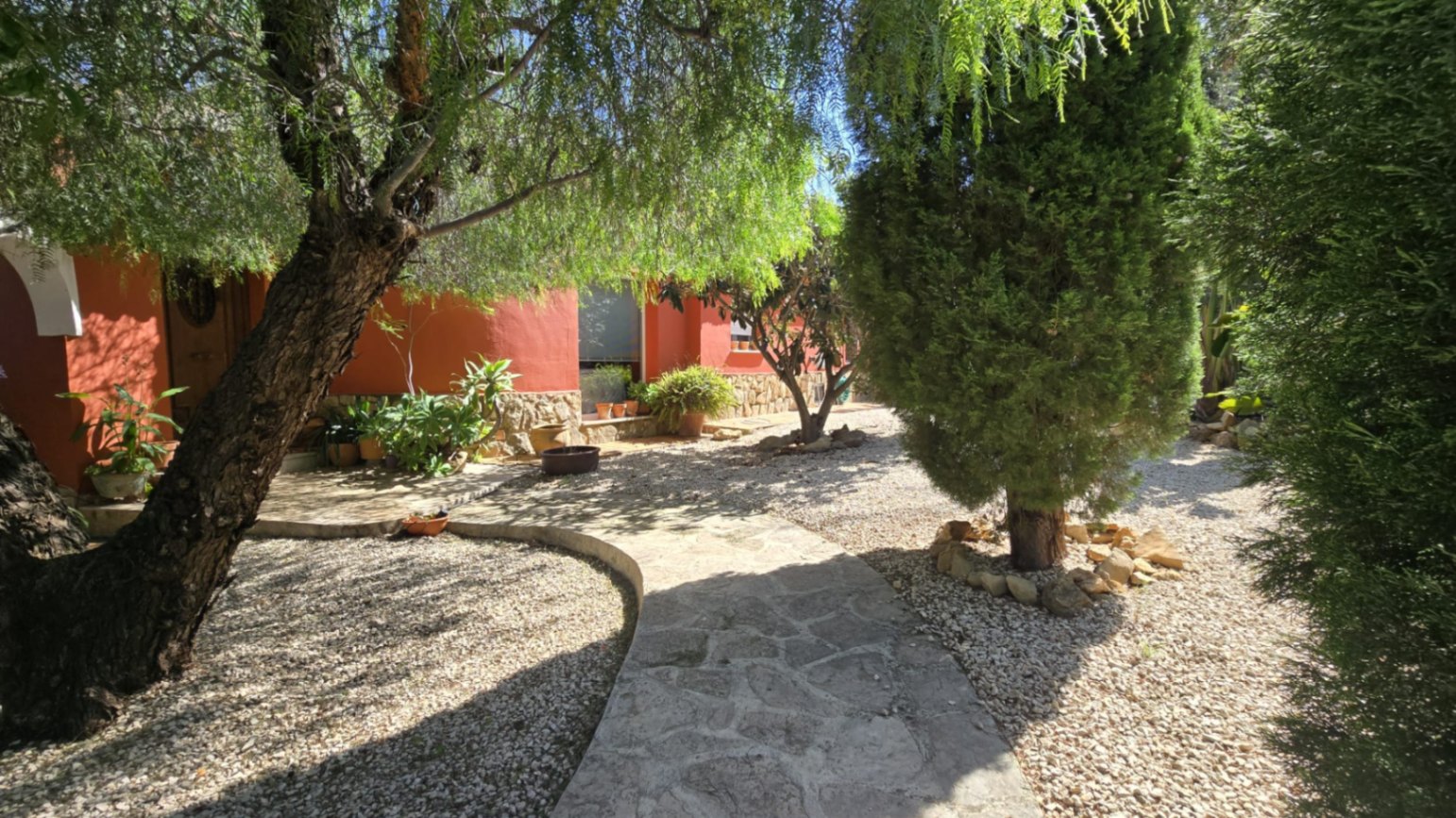 Chalet en venta en Montgó Denia con 2 dormitorios y piscina privada