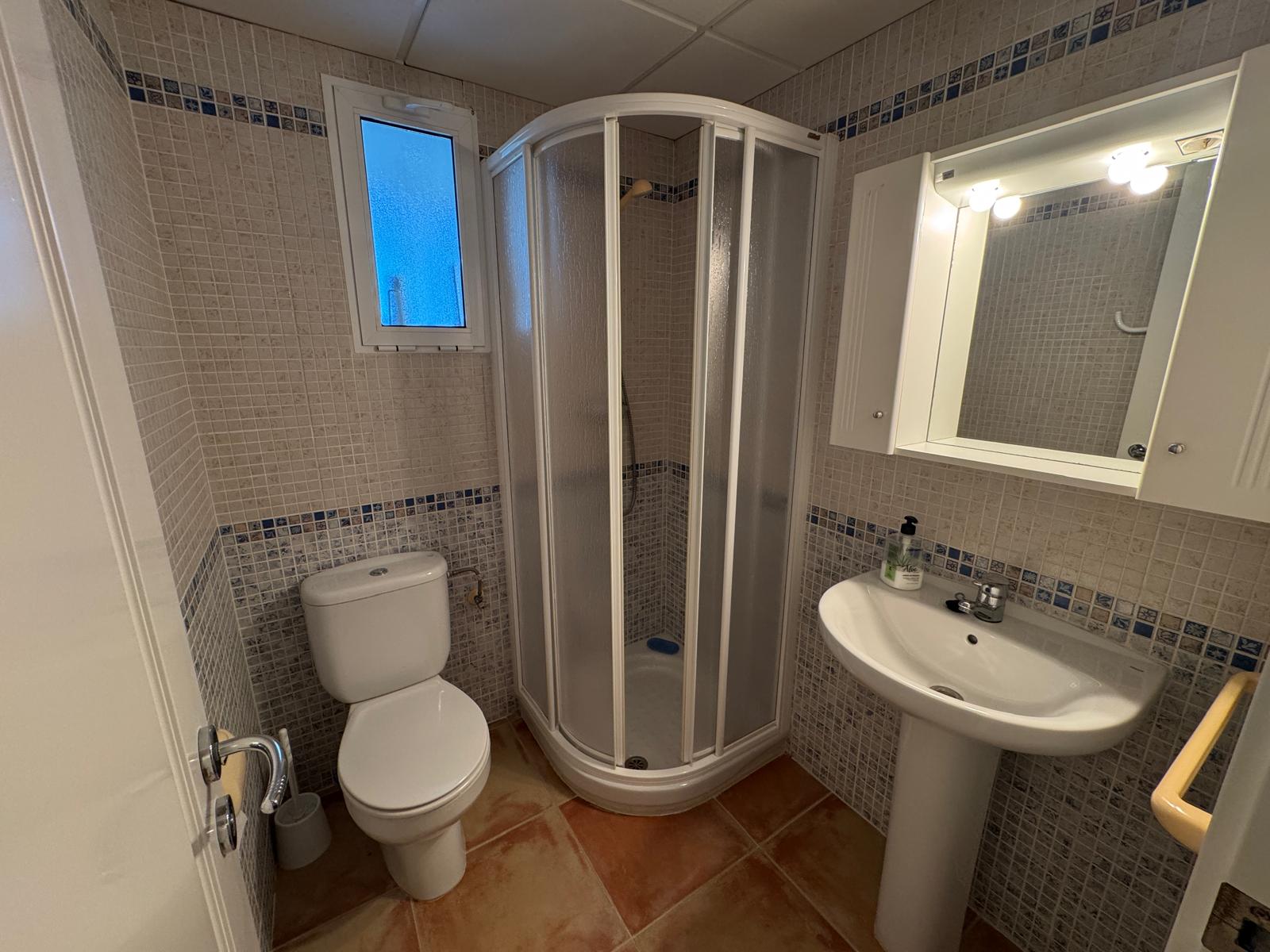 Apartamento en venta en Denia con 2 dorm. y piscina .