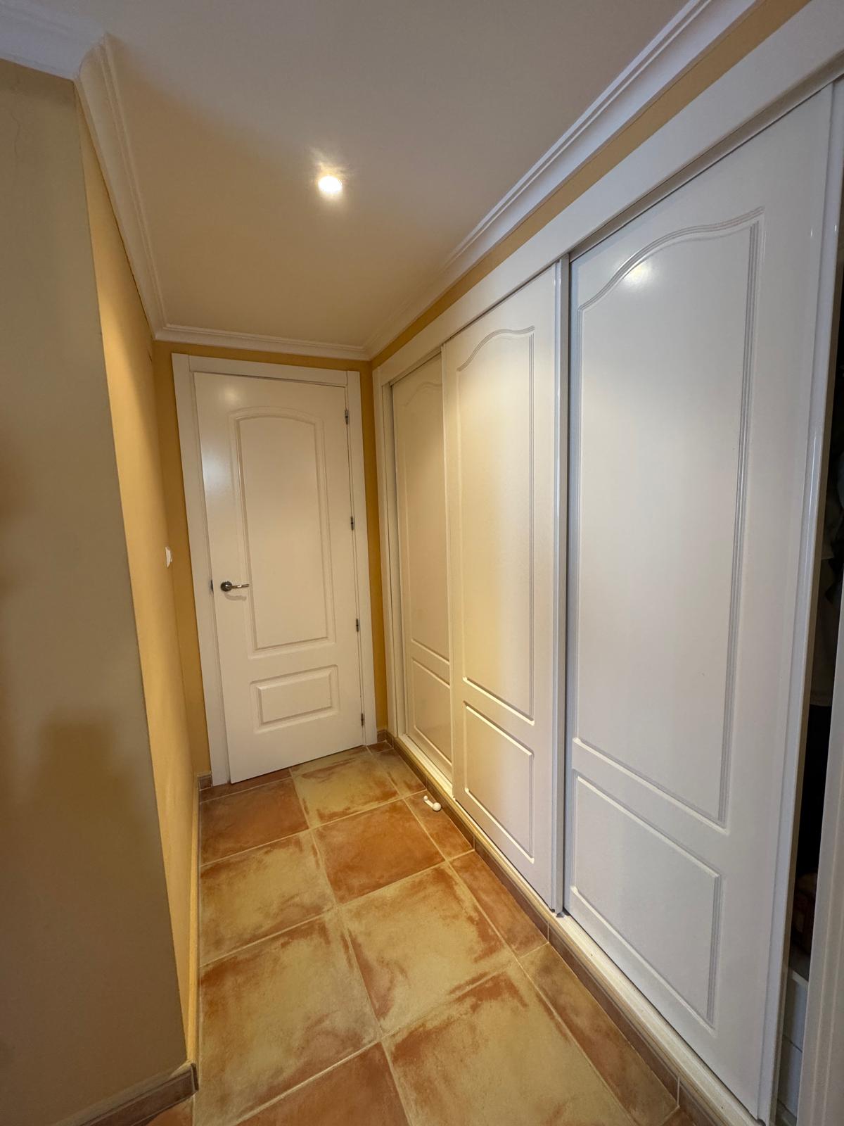 Apartamento en venta en Denia con 2 dorm. y piscina .