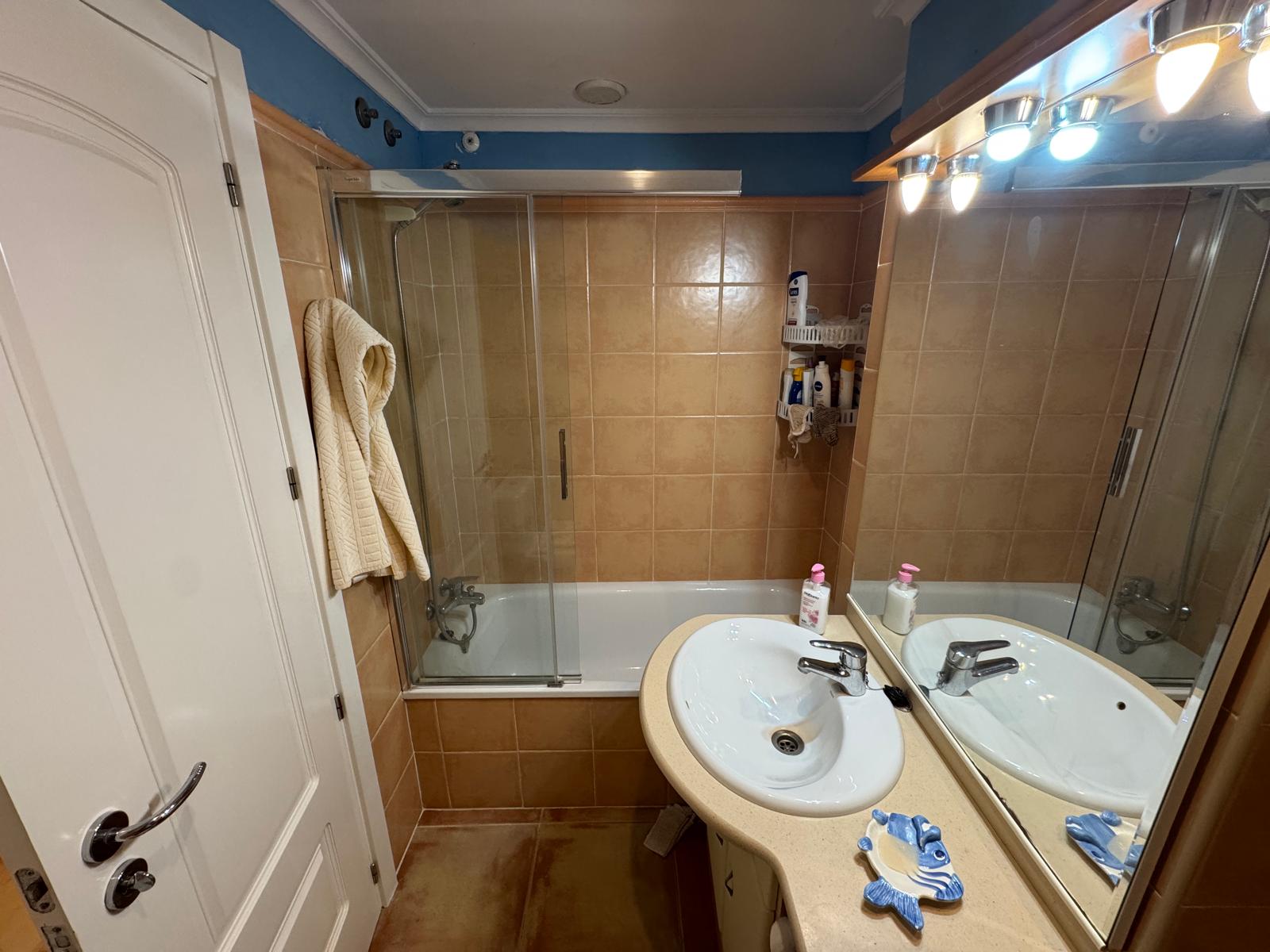 Apartamento en venta en Denia con 2 dorm. y piscina .
