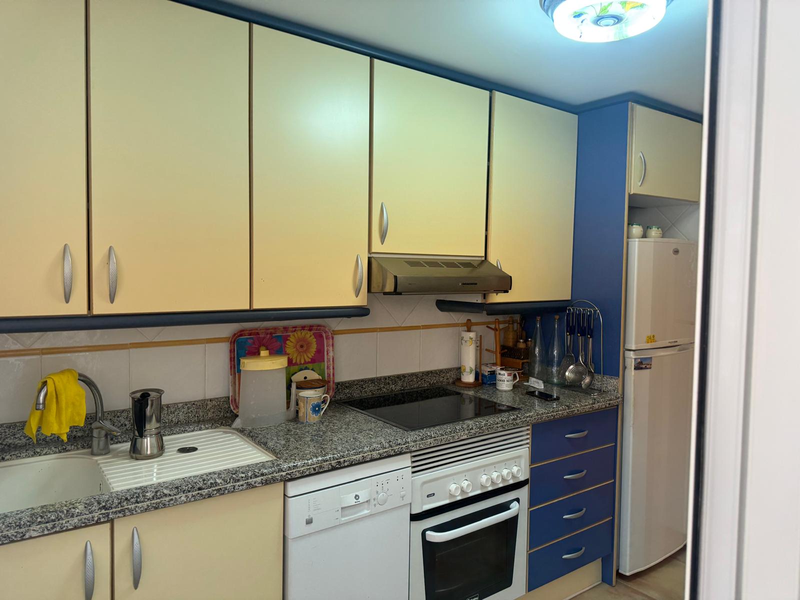 Apartamento en venta en Denia con 2 dorm. y piscina .