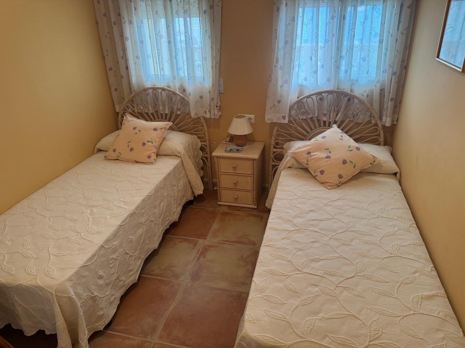 Apartamento en venta en Denia con 2 dorm. y piscina .