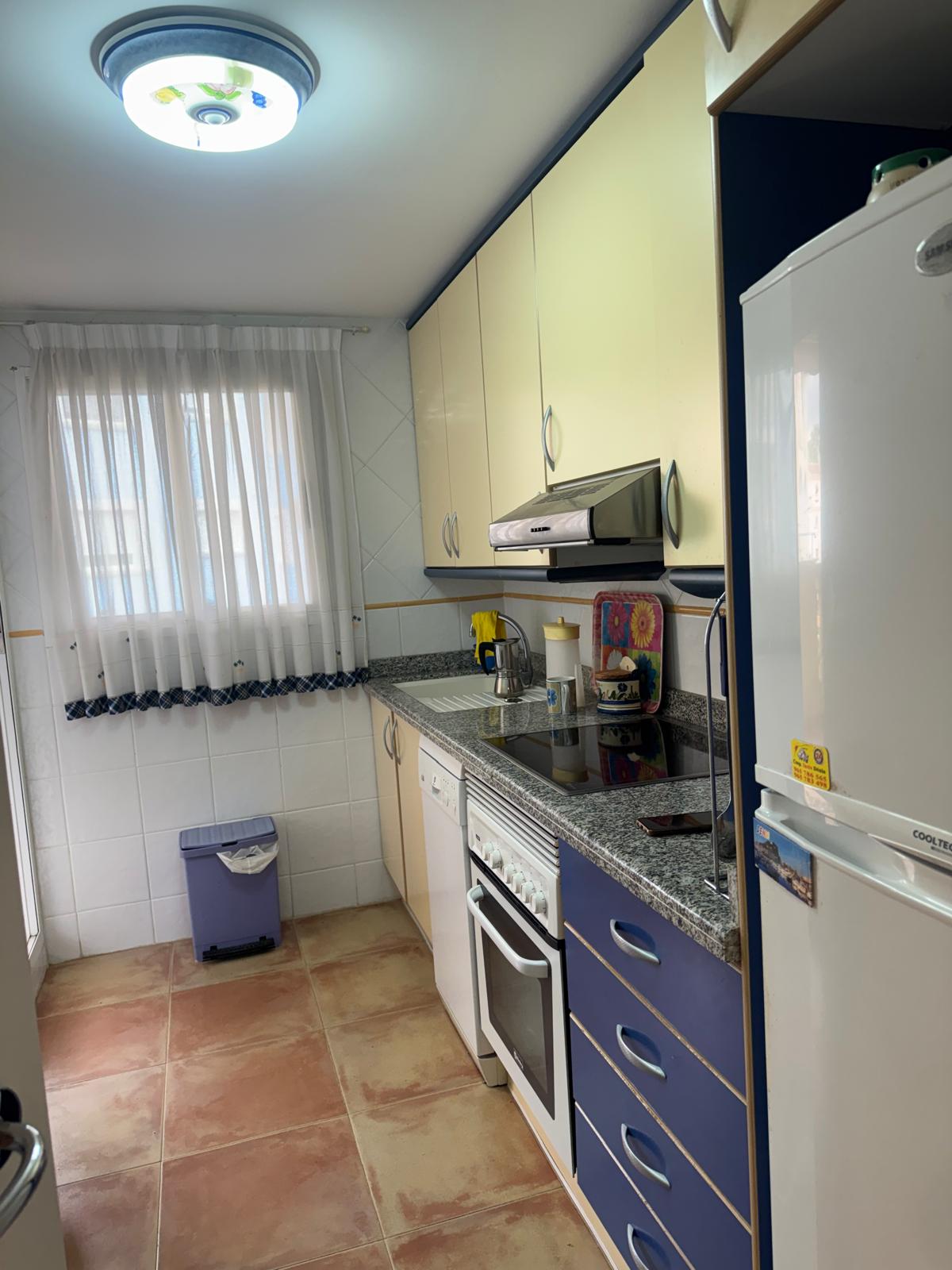 Apartamento en venta en Denia con 2 dorm. y piscina .