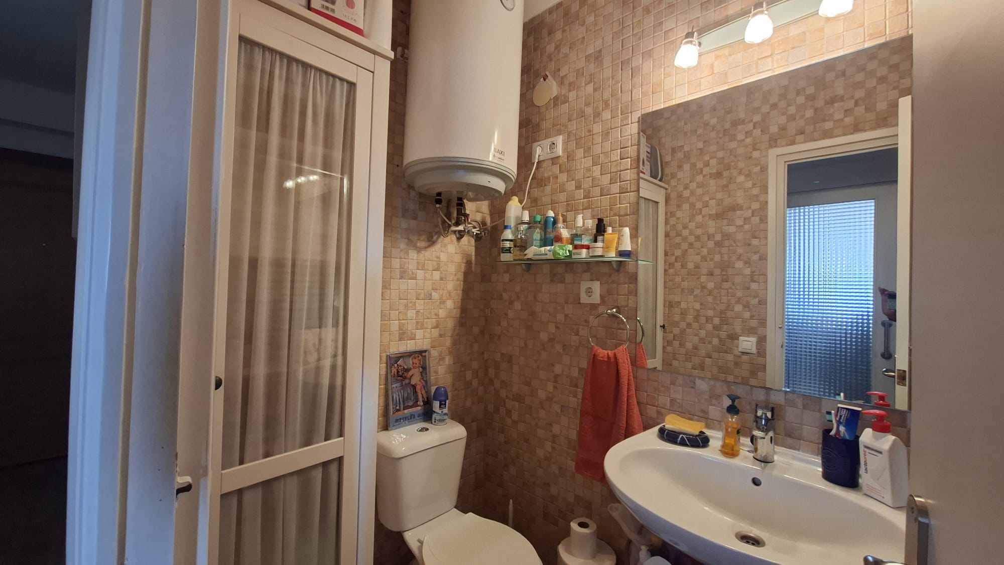 Apartamento en venta de 2 dormitorios en Denia, Alicante.