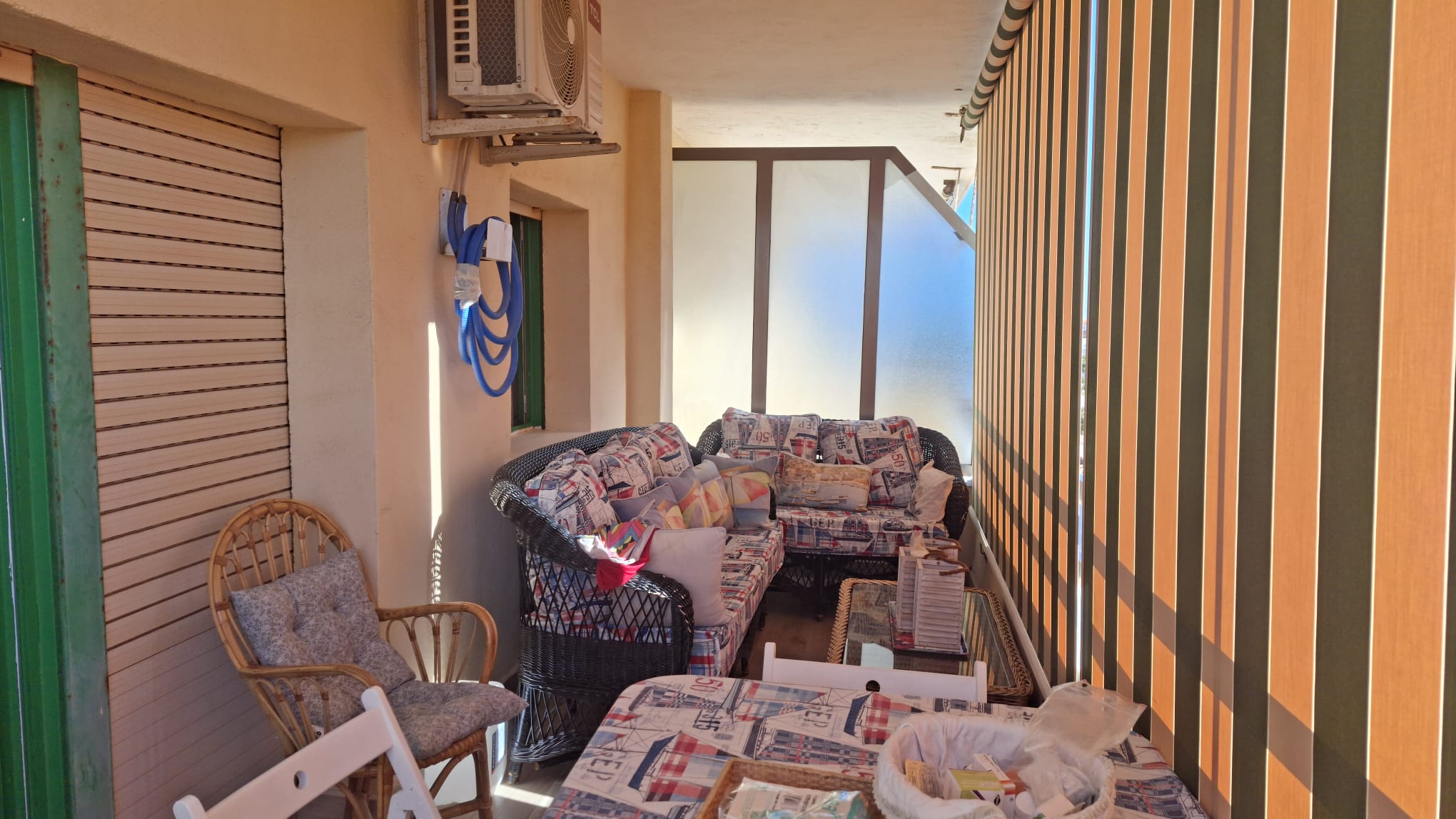 Apartamento en venta de 2 dormitorios en Denia, Alicante.